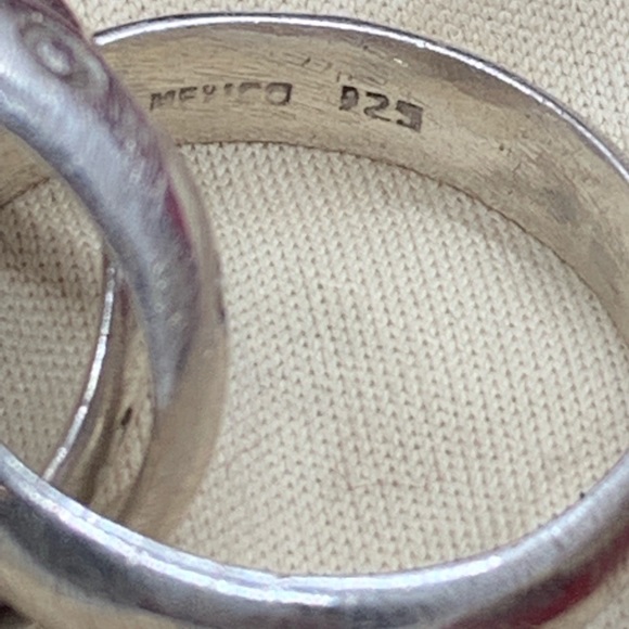 Sterling Silver Infinity Ring - Unisex - Picture 3 of 3